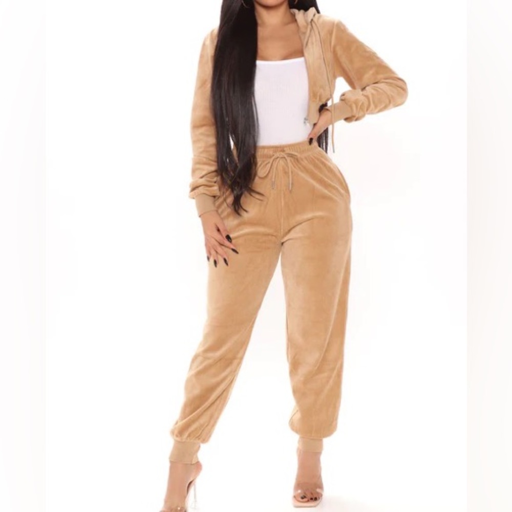 Cropped Velour Jogger Set